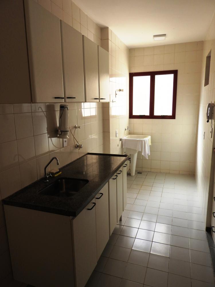 Alugar Apartamento / Padrão em Ribeirão Preto R$ 1.350,00 - Foto 3