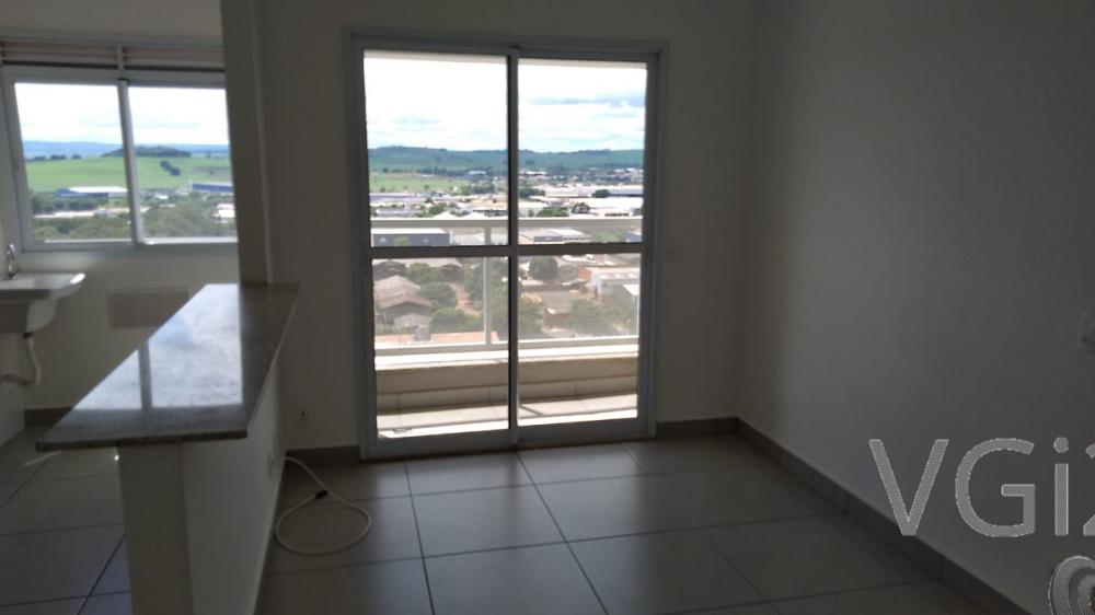 Alugar Apartamento / Padrão em Ribeirão Preto R$ 1.500,00 - Foto 1