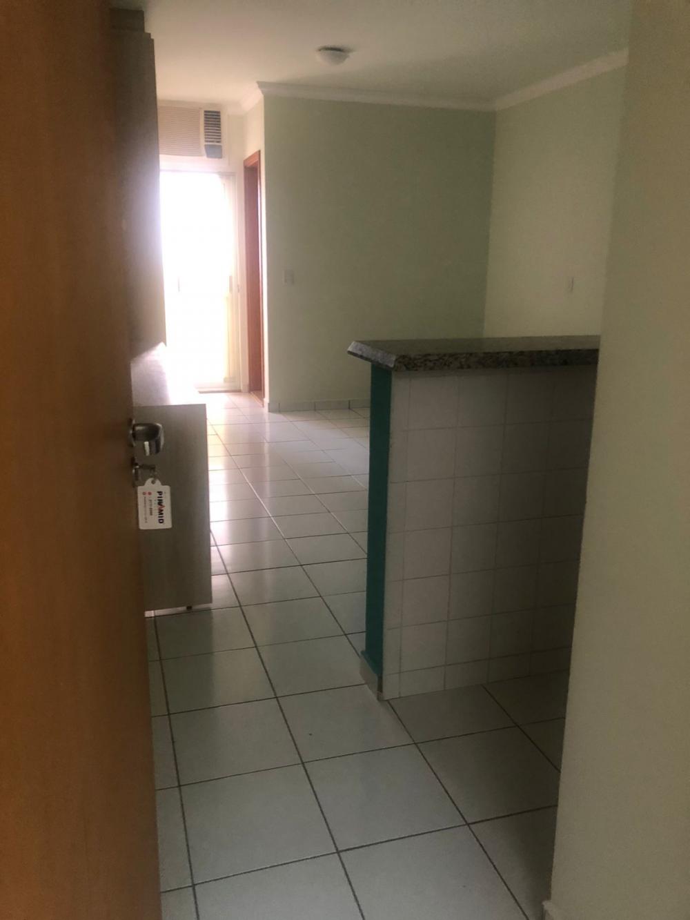 Alugar Apartamento / Loft em Ribeirão Preto R$ 850,00 - Foto 2