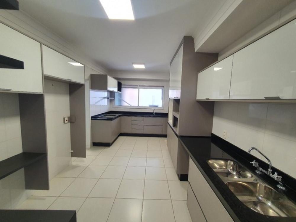 Alugar Apartamento / Padrão em Ribeirão Preto R$ 12.000,00 - Foto 13