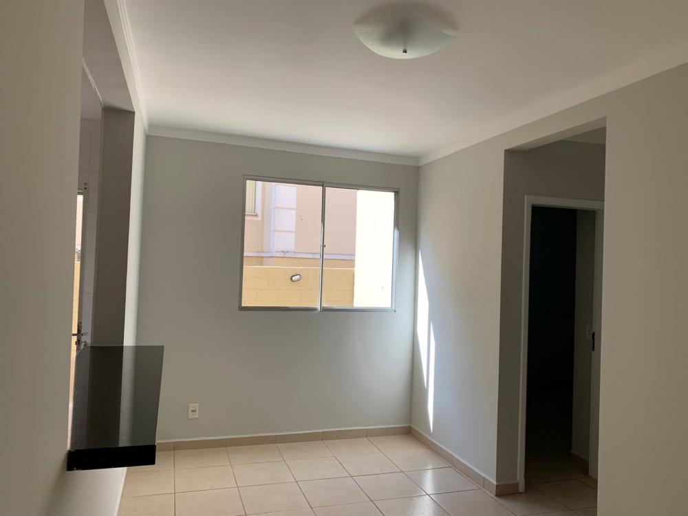 Alugar Apartamento / Térreo em Ribeirão Preto R$ 1.350,00 - Foto 1