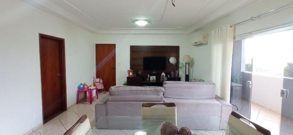 Alugar Apartamento / Padrão em Ribeirão Preto R$ 2.250,00 - Foto 1