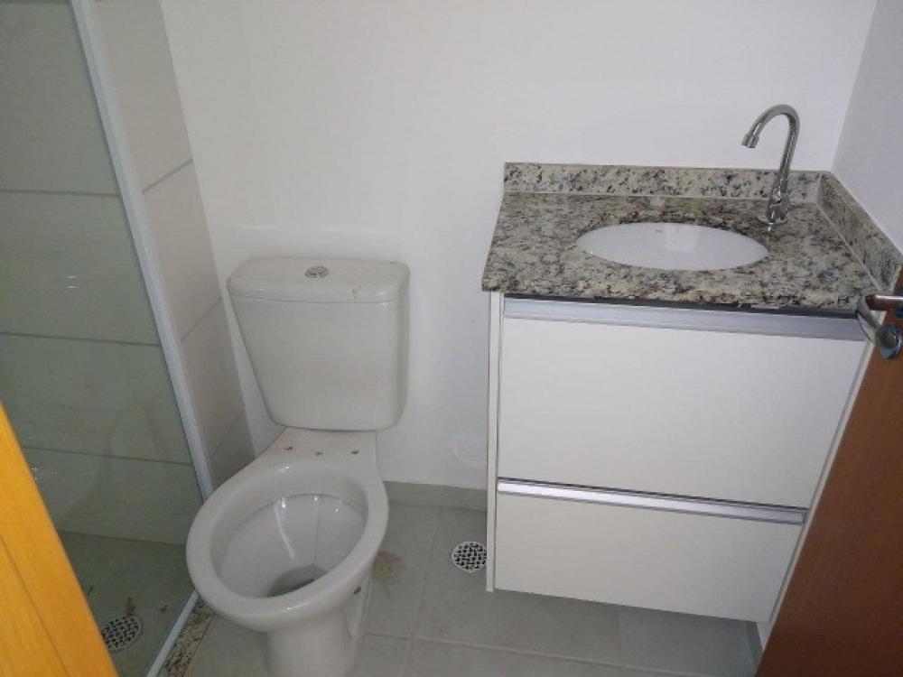 Alugar Apartamento / Padrão em Ribeirão Preto R$ 1.190,00 - Foto 6