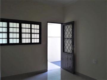 Alugar Casa / Padrão em Ribeirão Preto. apenas R$ 900,00