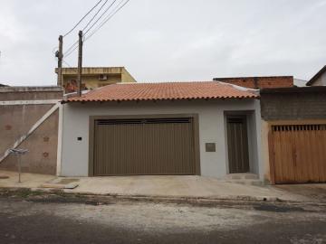 Casa térrea, 148m² de construção, localizada no Bairro Planalto Verde, próximo a Av. Dom Pedro I e ao Sesi.