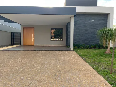 Casa térrea, 247m² de área construída, rica em armários, fino acabamento, localizada no Loteamento Quintas de São José, Ilha Villa Di Maria.